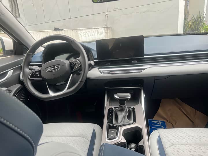Emgrand 2022 1.5L - CVT - 60,000 km - Image 6