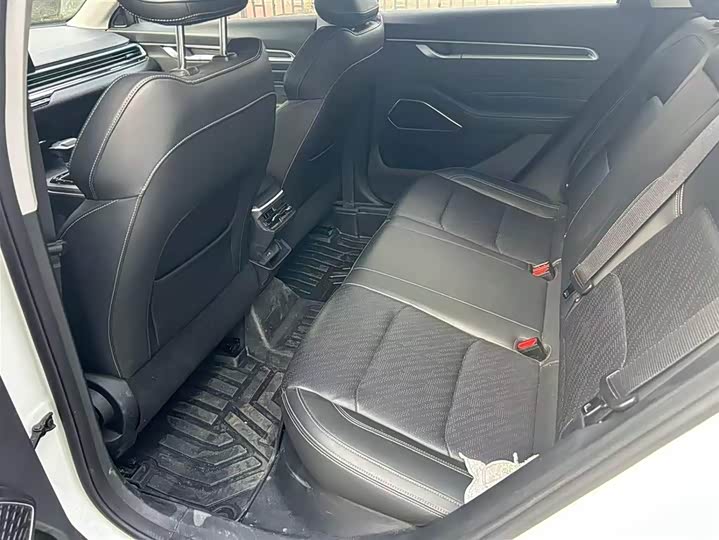 Emgrand 2022 1.5L - CVT - 32,000 km - Image 6