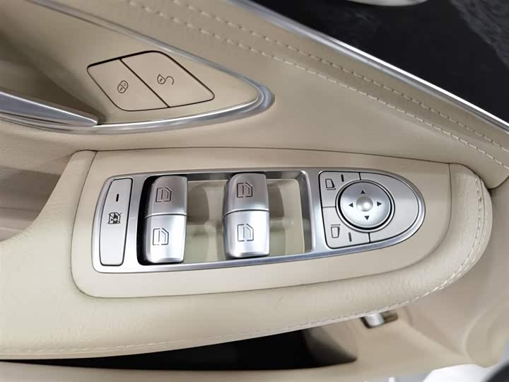C-Class 2015 C 200 L 1.3T - Automatic - 112,500 km - Image 9