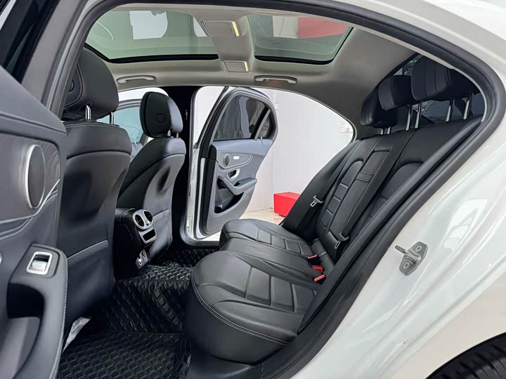 C-Class 2020 C 260 L 1.5T - Automatic - 100,000 km - Image 10