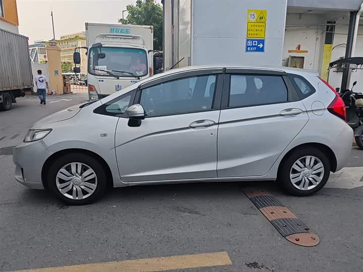 Fit 2016 1.5L - CVT - 120,000 km - Image 3