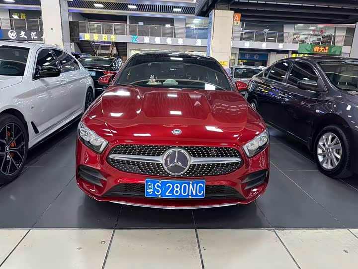A-Class 2019 A 200 L 1.3T - Automatic - 42,000 km - Image 3