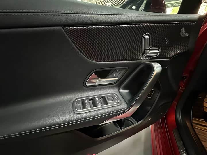 A-Class 2019 A 200 L 1.3T - Automatic - 42,000 km - Image 5