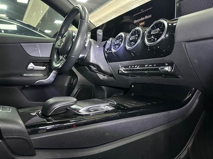 A-Class 2019 A 200 L 1.3T - Automatic - 42,000 km - Image 8