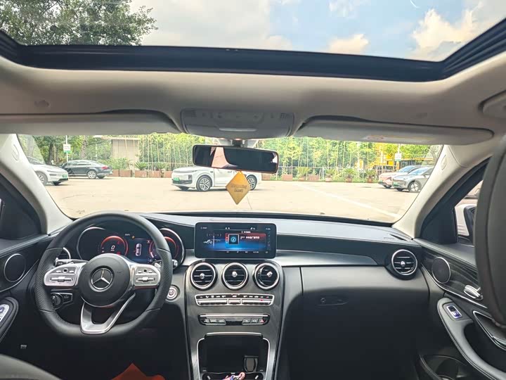 C-Class 2020 C 200 L 1.3T - Automatic - 40,000 km - Image 5