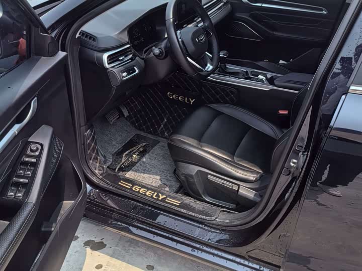 Emgrand 2022 1.5L - CVT - 44,000 km - Image 6