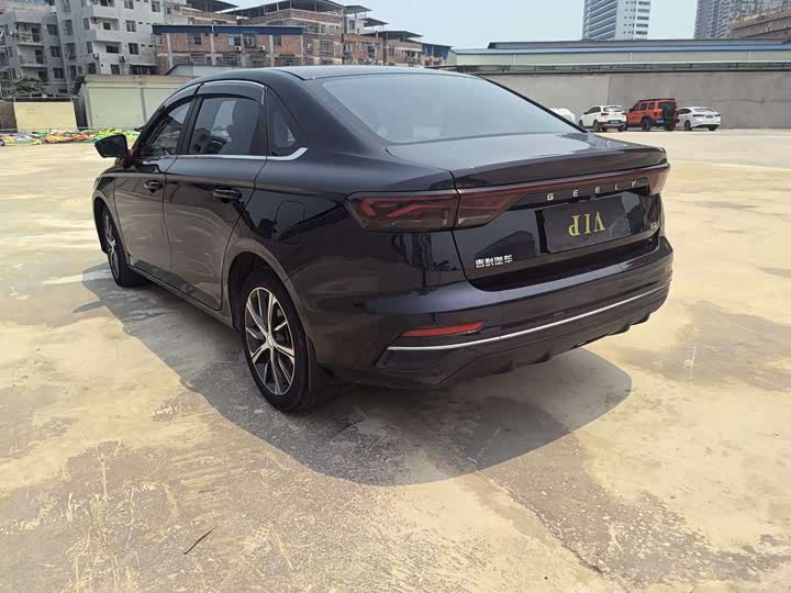 Emgrand 2022 1.5L - CVT - 44,000 km - Image 8