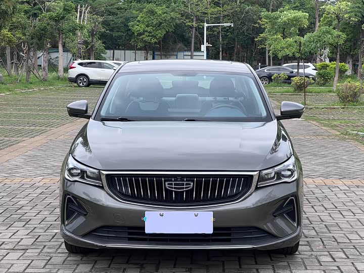 Emgrand 2022 1.5L - CVT - 20,000 km - Image 2