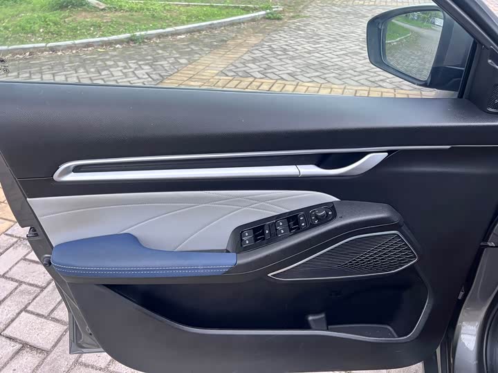 Emgrand 2022 1.5L - CVT - 20,000 km - Image 6