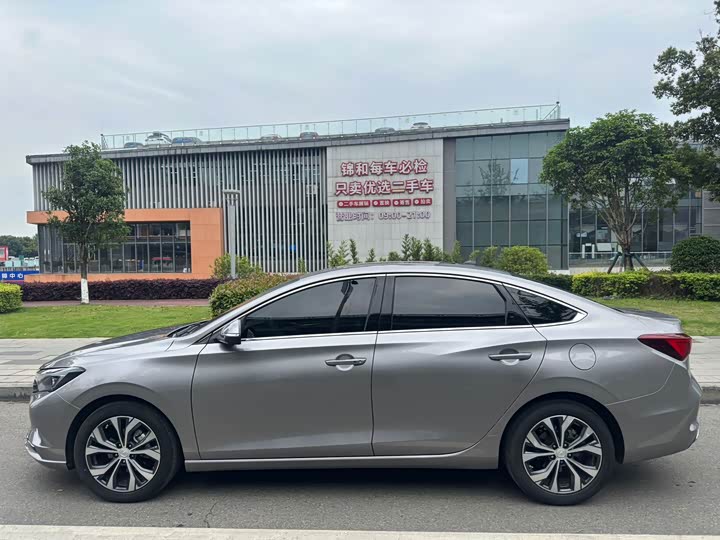 Eado 2021 1.4T - Automatic - 28,000 km - Image 3