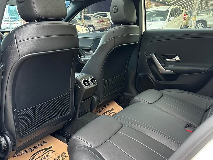 A-Class 2020 A 180 L 1.6T - Automatic - 50,000 km - Image 3