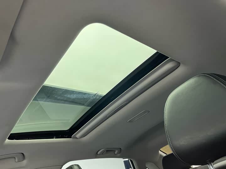 Emgrand 2022 1.5L - CVT - 47,800 km - Image 8