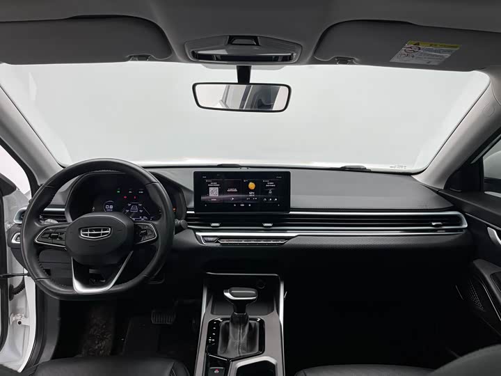 Emgrand 2022 1.5L - CVT - 47,800 km - Image 2