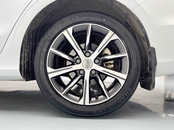 Emgrand 2022 1.5L - CVT - 47,800 km - Image 6