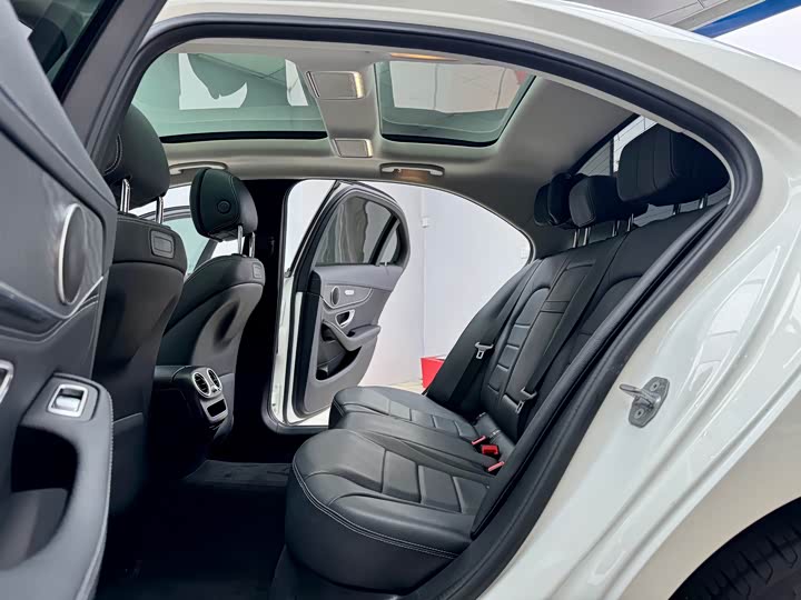 C-Class 2019 C 260 L 1.5T - Automatic - 100,000 km - Image 9