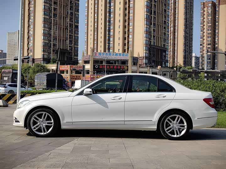 C-Class 2013 C 260 1.5T - Automatic - 144,000 km - Image 3