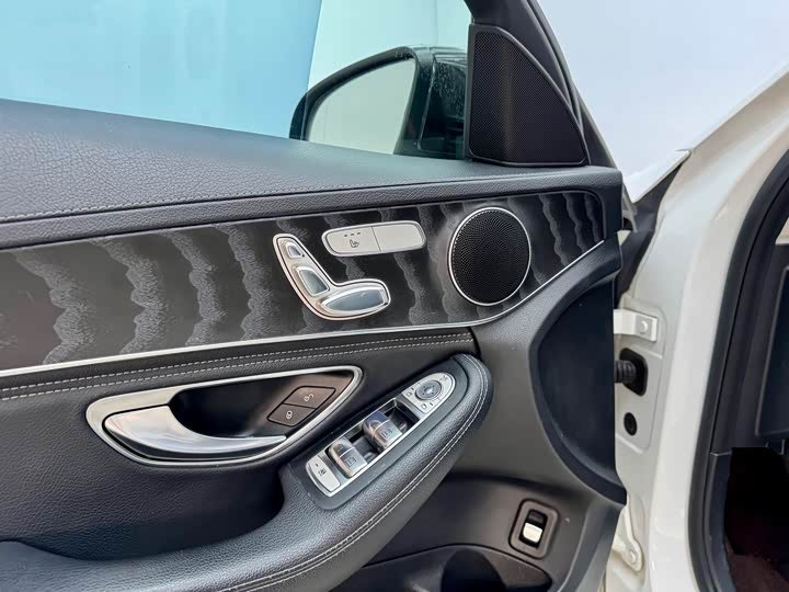 C-Class 2018 C 200 L 1.3T - Automatic - 100,000 km - Image 9
