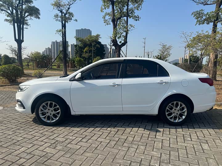 Vision 2018 1.5L - Automatic - 62,000 km - Image 5