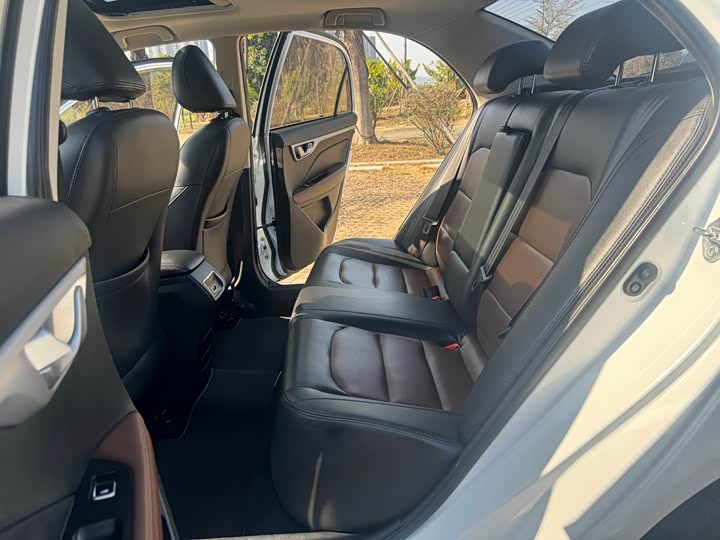 Vision 2018 1.5L - Automatic - 62,000 km - Image 10