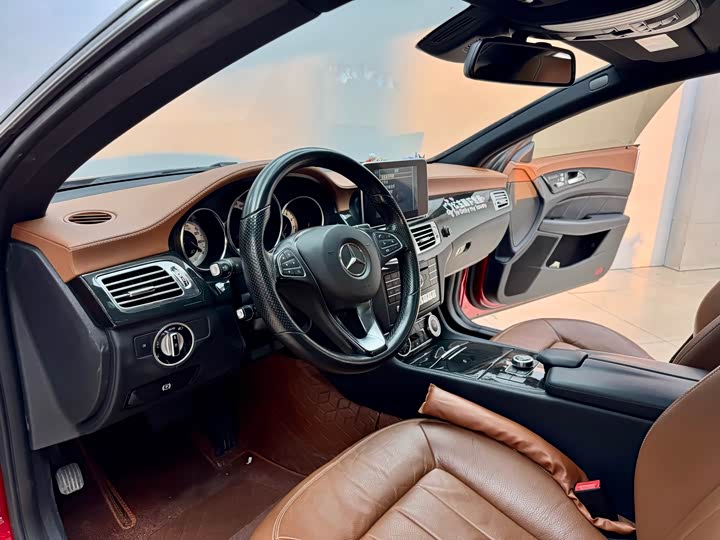 CLS 2015 S 320 2.0T - Automatic - 100,000 km - Image 5
