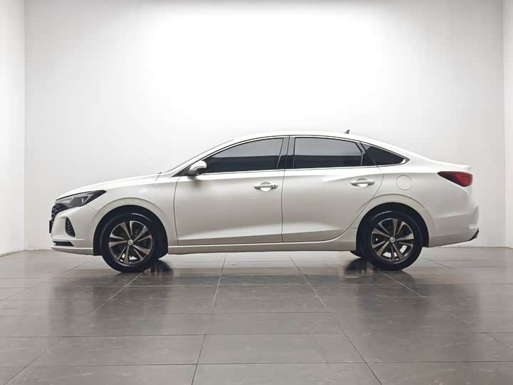 Eado 2022 1.4T - Automatic - 32,500 km - Image 10