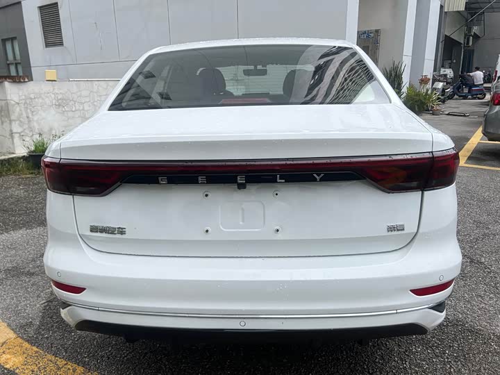 Emgrand 2022 1.5L - CVT - 60,000 km - Image 10