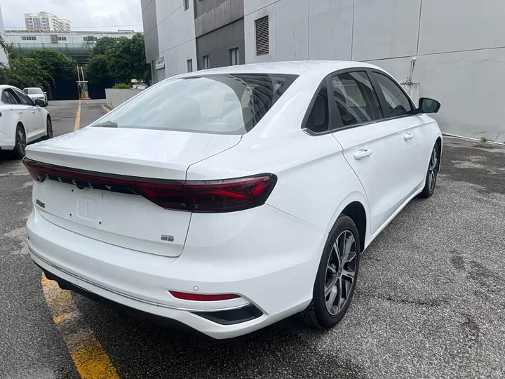 Emgrand 2022 1.5L - CVT - 60,000 km - Image 11