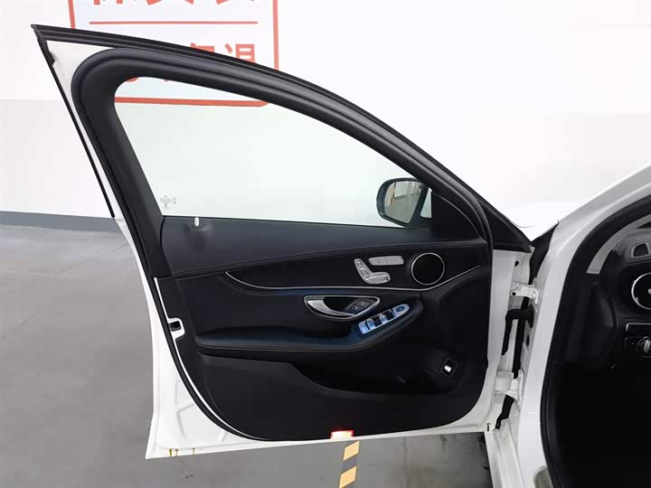 C-Class 2018 C 200 L 1.3T - Automatic - 53,400 km - Image 8