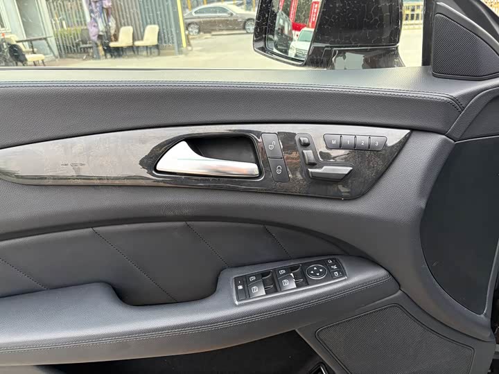 CLS 2012 S 300 2.0T - Automatic - 86,000 km - Image 8