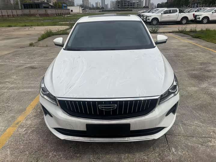 Emgrand 2022 1.5L - CVT - 41,000 km - Image 2