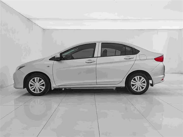 City 2015 1.5L - CVT - 40,000 km - Image 2