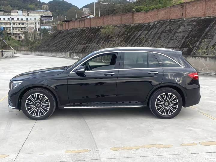 GLC 2018 GLC 260 1.5T - Automatic - 130,000 km - Image 3