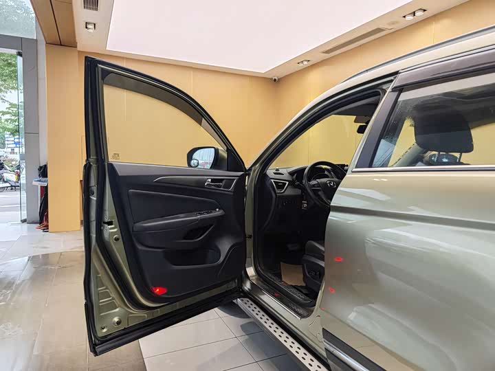 CS75 2014 1.8T - Automatic - 134,000 km - Image 7