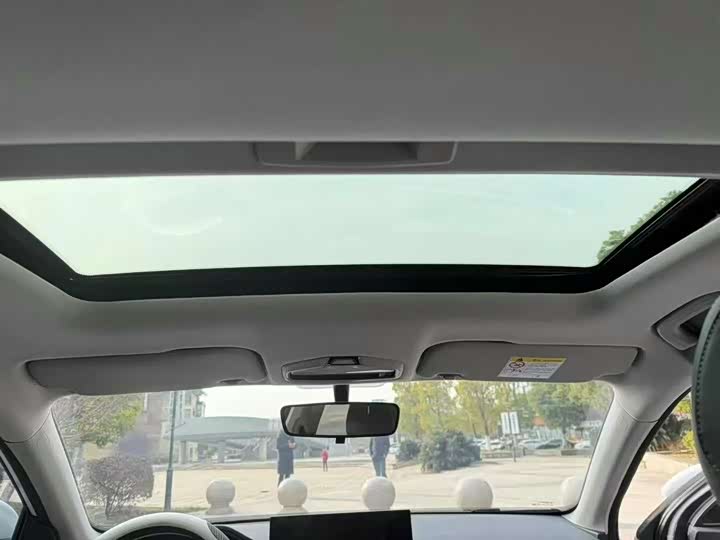 Emgrand 2022 1.5L - CVT - 28,000 km - Image 6
