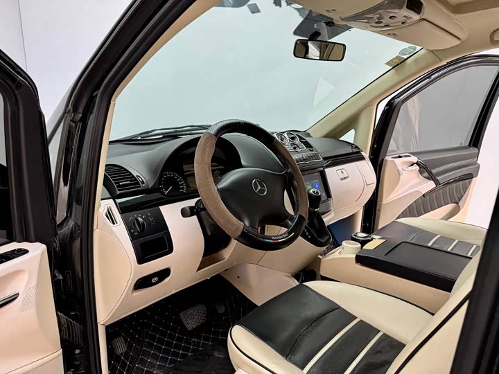 Vito 2015 3.0L 3.0L - Automatic - 80,000 km - Image 6