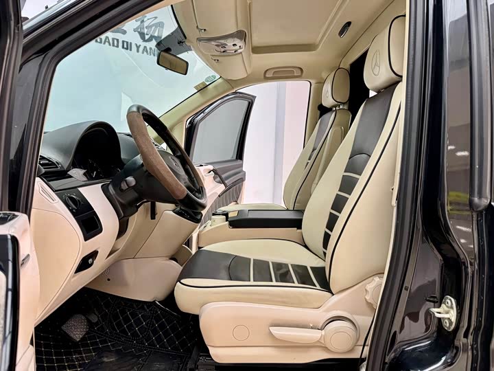 Vito 2015 3.0L 3.0L - Automatic - 80,000 km - Image 5