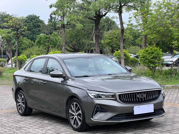 Emgrand 2022 1.5L - CVT - 20,000 km - Image 3