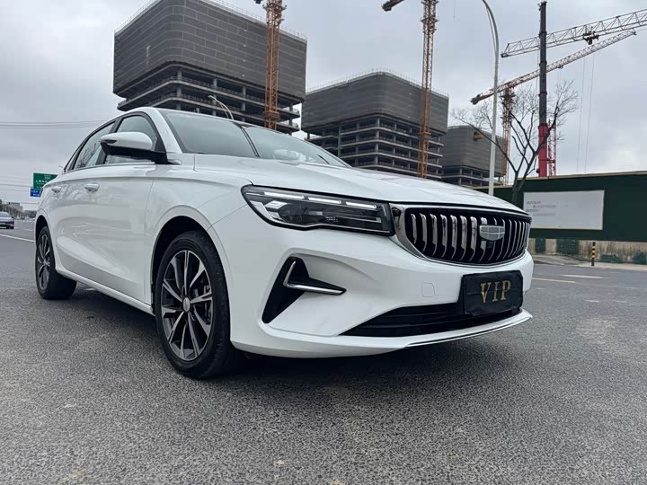 Emgrand 2022 1.5L - CVT - 28,000 km - Image 3