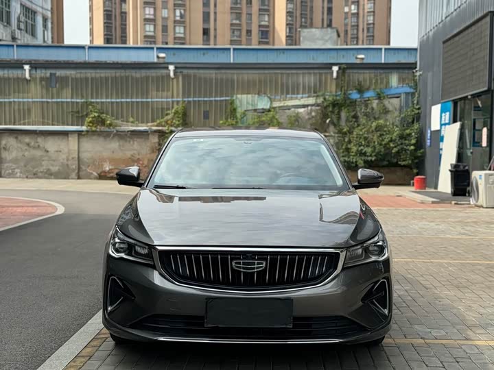 Emgrand 2022 1.5L - CVT - 18,000 km - Image 2