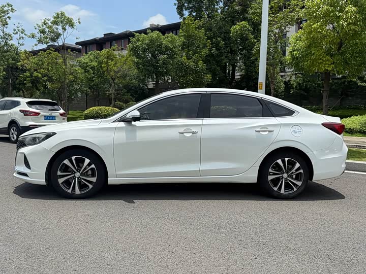 Eado 2020 1.4T - Automatic - 28,800 km - Image 4