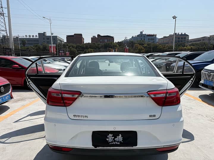 Vision 2018 1.5L - Automatic - 51,000 km - Image 8