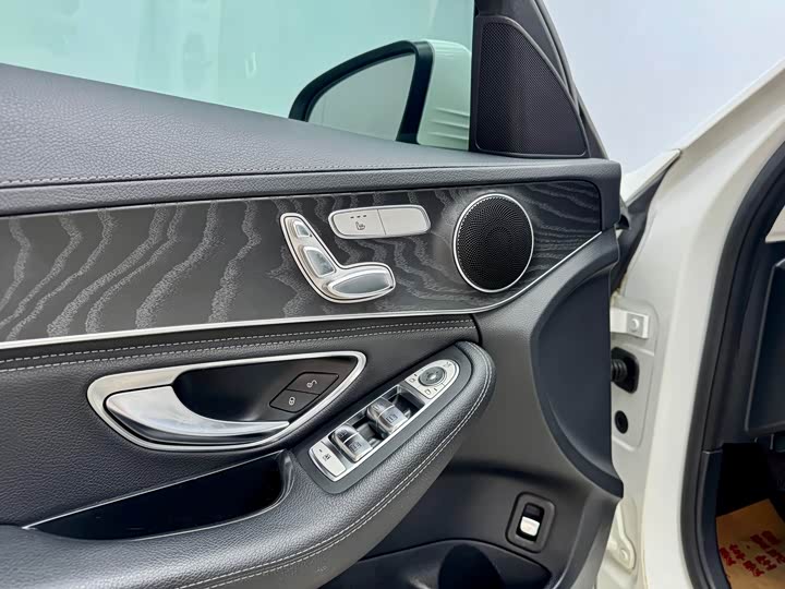 C-Class 2019 C 260 L 1.5T - Automatic - 100,000 km - Image 8