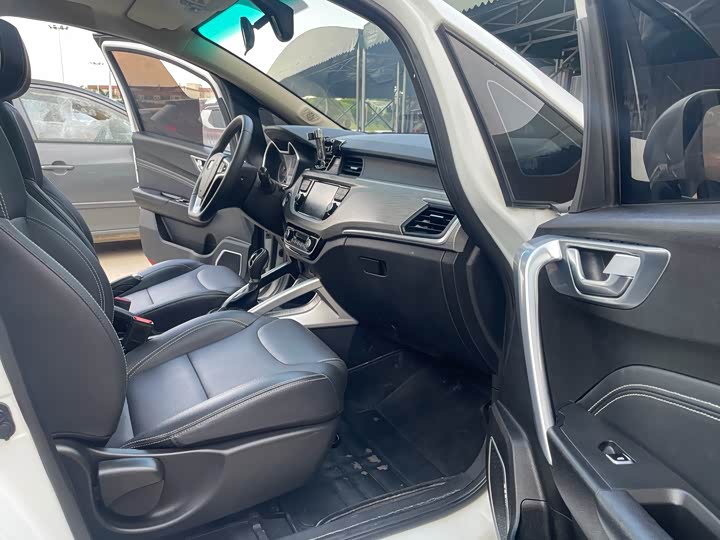 Vision X3 2017 Vision X3 1.5L - Automatic - 49,000 km - Image 12