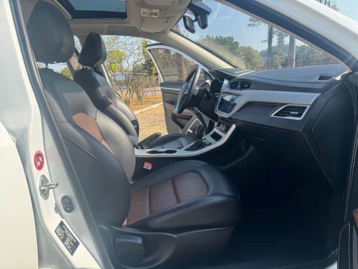 Vision 2018 1.5L - Automatic - 62,000 km - Image 11