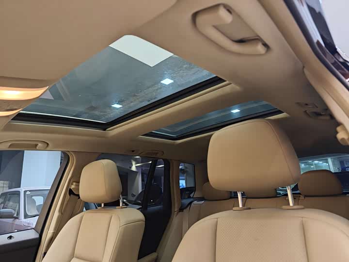 GLK 2012 K 300 2.0T - Automatic - 197,399 km - Image 12