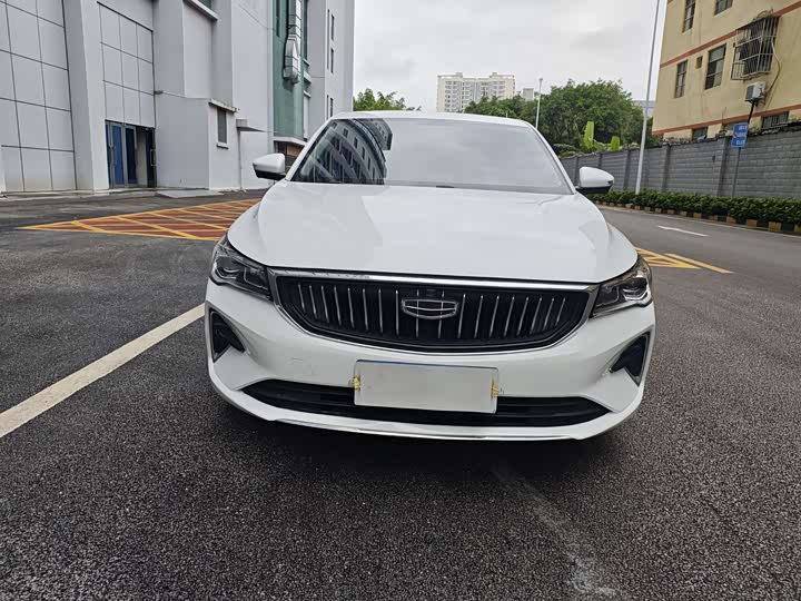 Emgrand 2022 1.5L - CVT - 42,000 km - Image 2