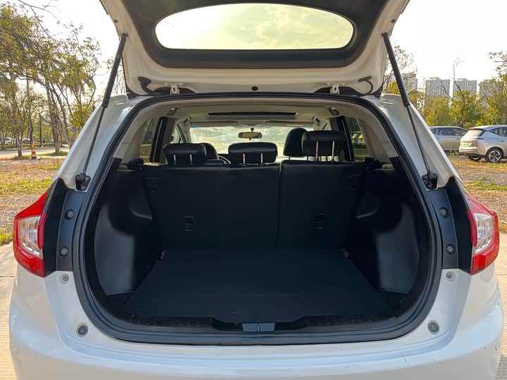 Jade 2013 1.8L - CVT - 130,000 km - Image 11