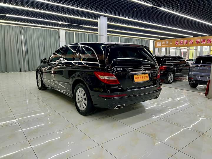 R-Class 2014 R 320 2.0T - Automatic - 147,000 km - Image 4