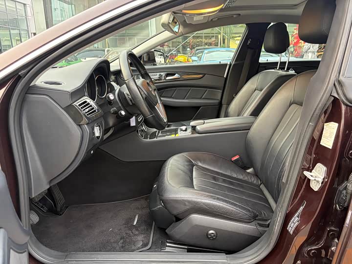 CLS 2012 S 300 2.0T - Automatic - 86,000 km - Image 10