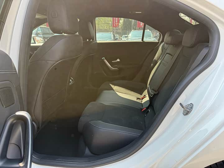 A-Class 2019 A 200 L 1.3T - Automatic - 113,000 km - Image 12